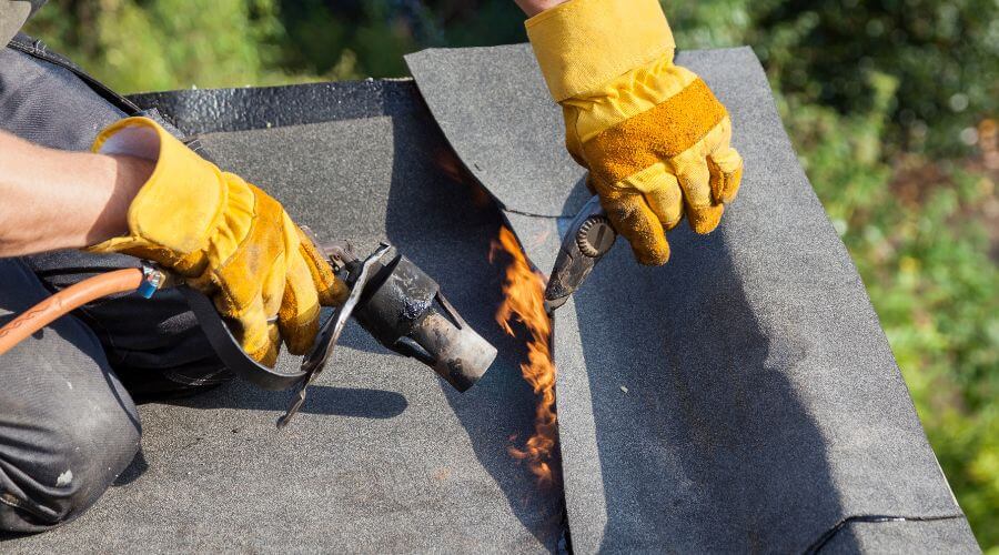 Professional gutter cleaning in Lacey, WA